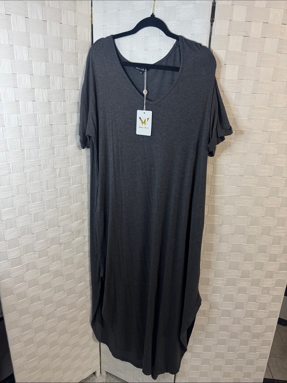 White Mark Relaxed V-Neck t shirt Maxi Dress with pockets in Charcoal Gray